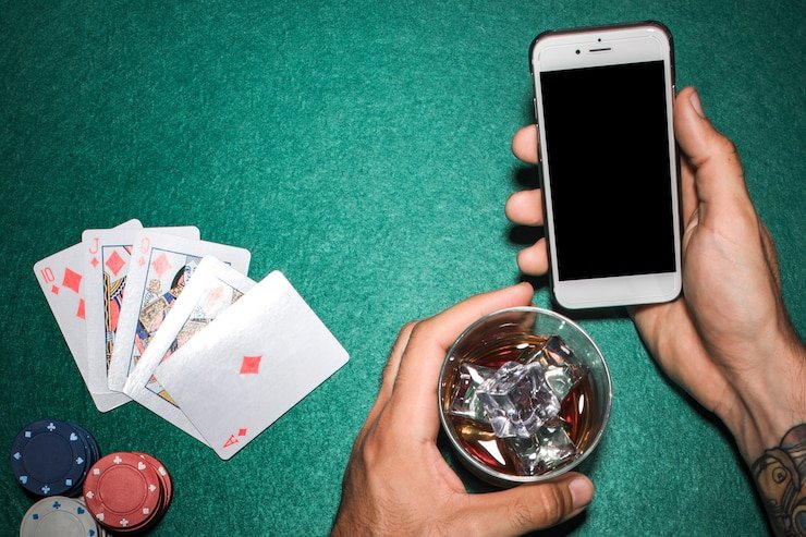 Pengguna wildtoto mengakses platform lewat perangkat mobile dengan dukungan mitra layanan
